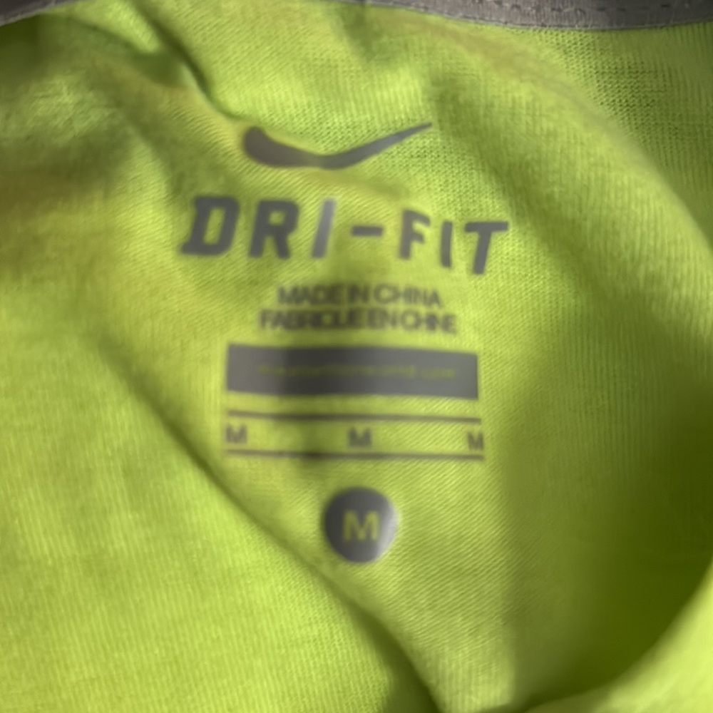 Nike Dry Fit Tank Medium - Picture 2 of 2